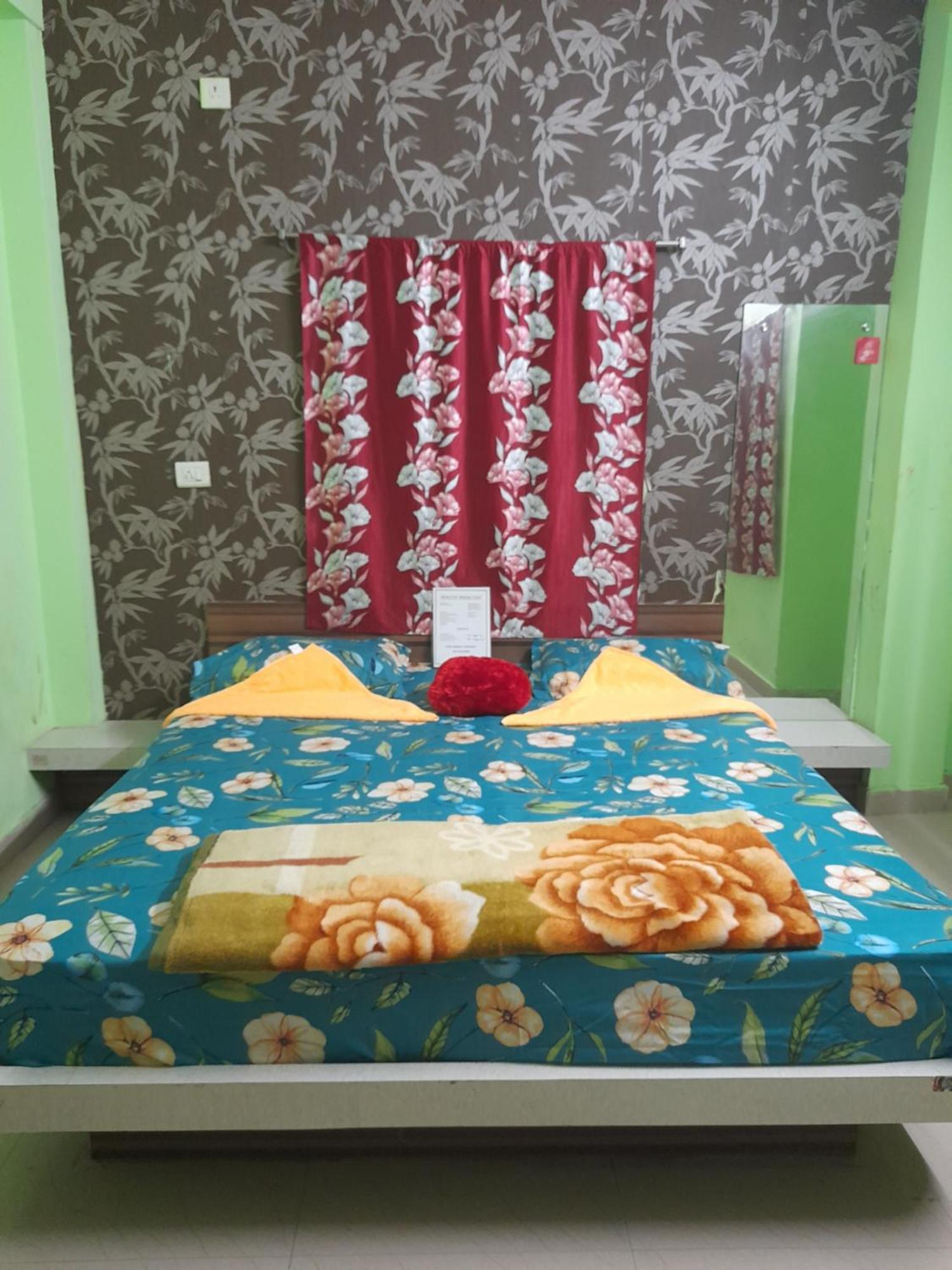 Hotel Tirupati 푸리 외부 사진